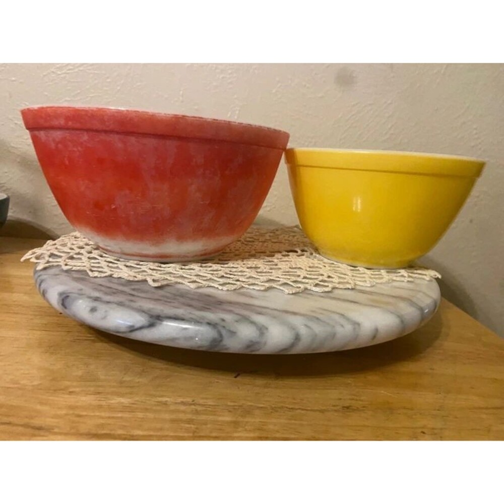Pyrex set of 2